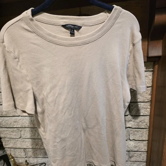 Banana Republic Women's Beige T-Shirt - Picture 3 of 5